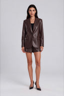 Modern Cosmopolitan Short